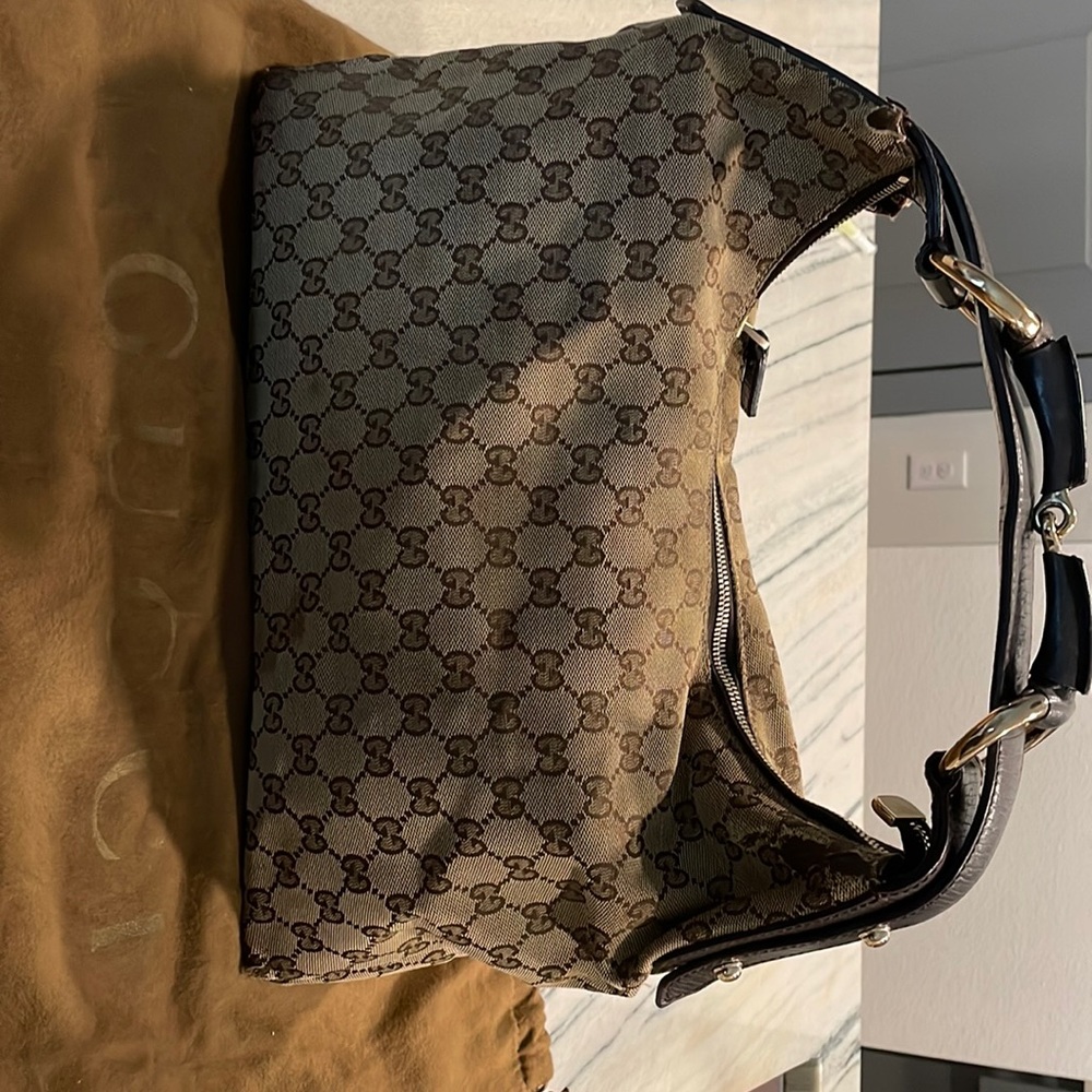 Authentic Gucci Purse. Worn pictures have some wearing on material